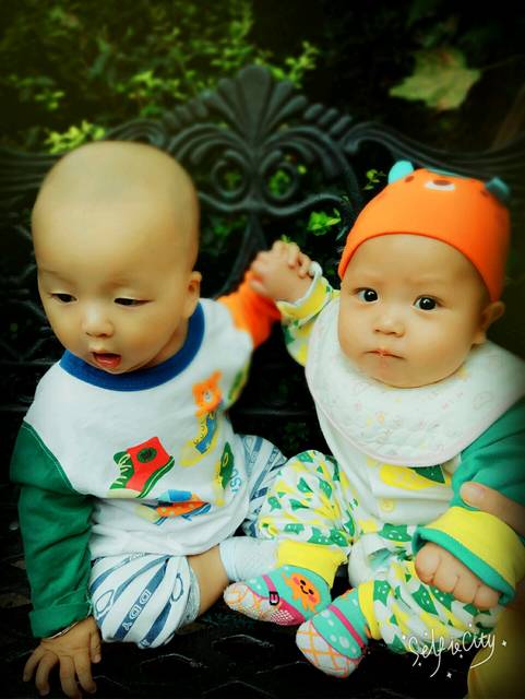 哺乳期胸部痒_有时候胸部很痒。抓就出血点有