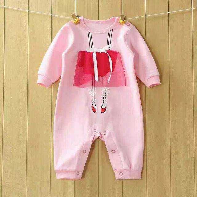 新生宝宝喝什么奶粉好?_刚出生的宝宝和哪个