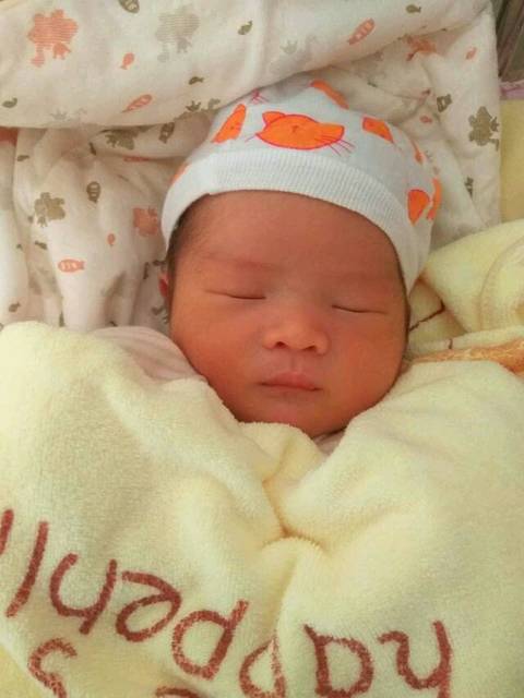 太准了,喜得男宝一枚付症状_怀孕早期孕囊长形