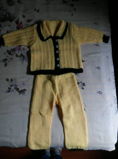 全新手工织的毛衣套装,适合2岁以内的宝宝_宝