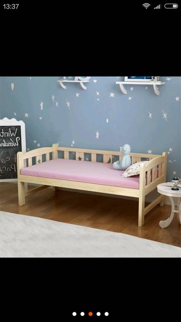 买拼接床还是婴儿床_宝宝买床好烦恼,买婴儿床