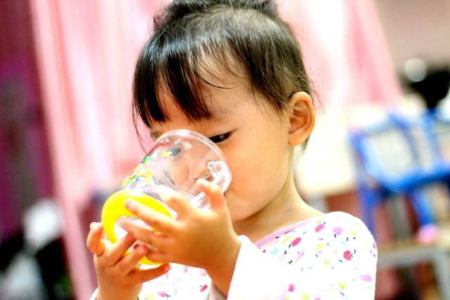 新买个小痰盂,对焦有点慢~_效果图来个…