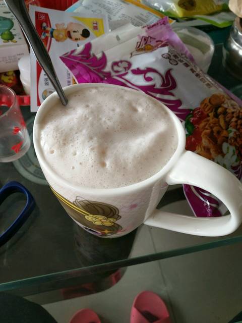 一大早喝了三瓶牛奶_用豆浆机做的香蕉牛奶,味