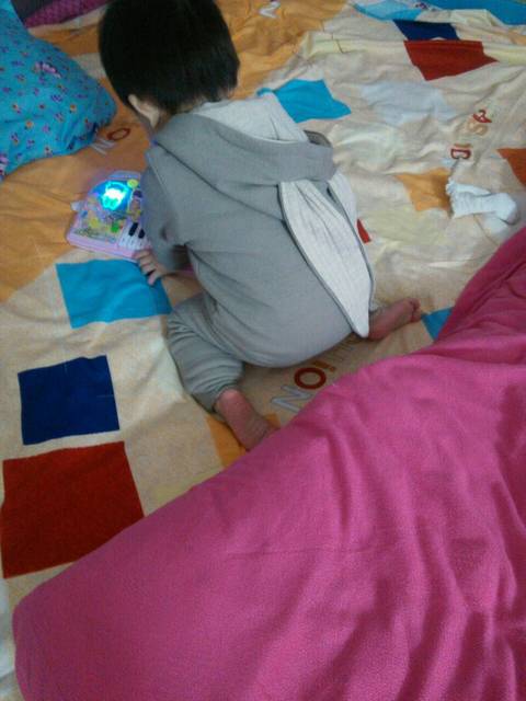 我可怜的宝贝啊_前几天额头摔了个大包,心疼的