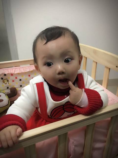 十个月的宝宝都会站了没,我家宝宝九个半月就