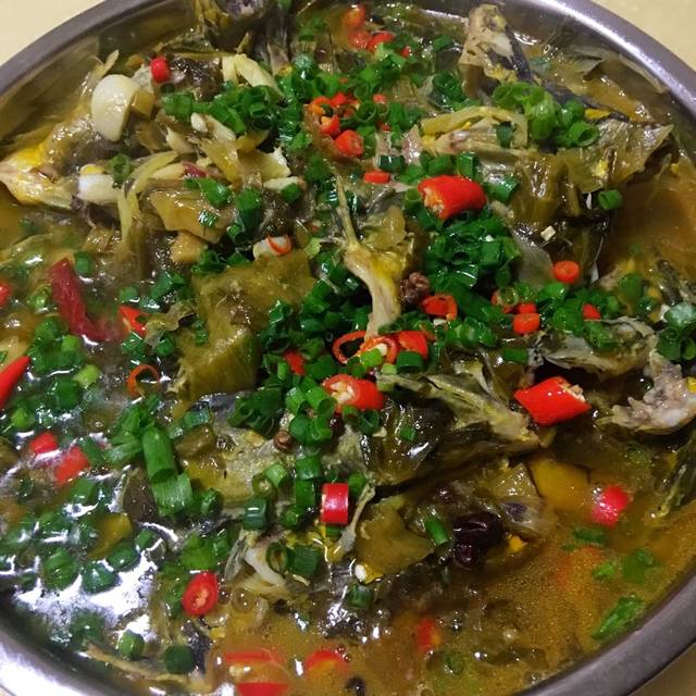 【晚餐】酸菜三角峰_今天的晚餐有点晚,因为美