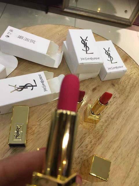 皮肤干燥,_想入手一套补水效果好的护肤品,哪