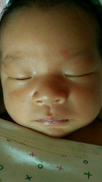 月子宝宝嘴唇发紫_月子宝宝嘴唇发紫怎么回事