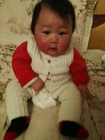 。_宝宝四个月零十天了 头一点都不硬实 就爱