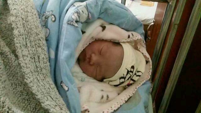 真实女翻男,接走男宝吧必中!_真实女翻男,5个月