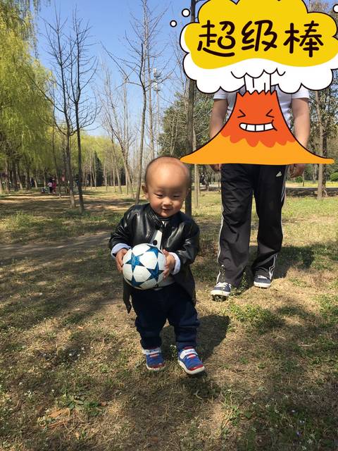 宝宝一岁三个多月了,头部还有发箍圈,有一样的