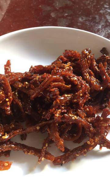 嘴里没味道,出去买了点麻辣鱼,爽啊!