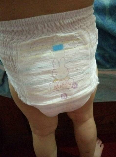 城市公共空间增设母婴室与家庭卫生间配备尿布台、儿童马桶等服务亲子家庭需求。