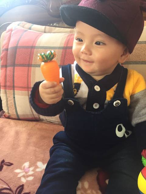 宝妈们,有什么妙招让宝宝吃奶瓶吗