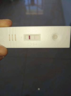 有没有早孕试纸测出只是灰印,早孕测试卡却有明显的一条细线.为什麼