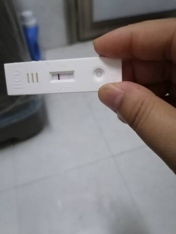验孕棒五分钟之后出现两条浅浅的杠,请问是不是怀了啊