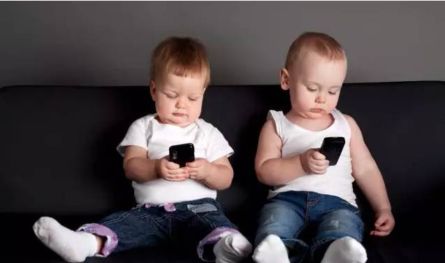 为什么别禁止孩子玩手机?_手机玩多了,肯定对