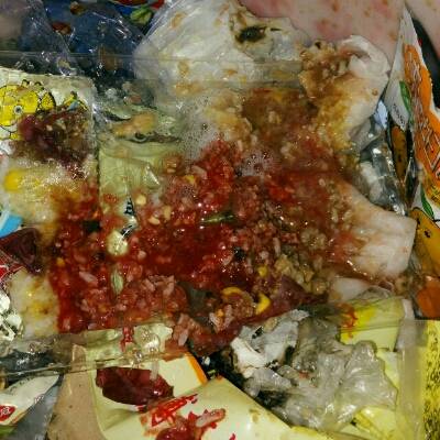 怀孕三个月多,还是老是吐,还吐出血,请问这是怎麼回事,唐氏筛查说有