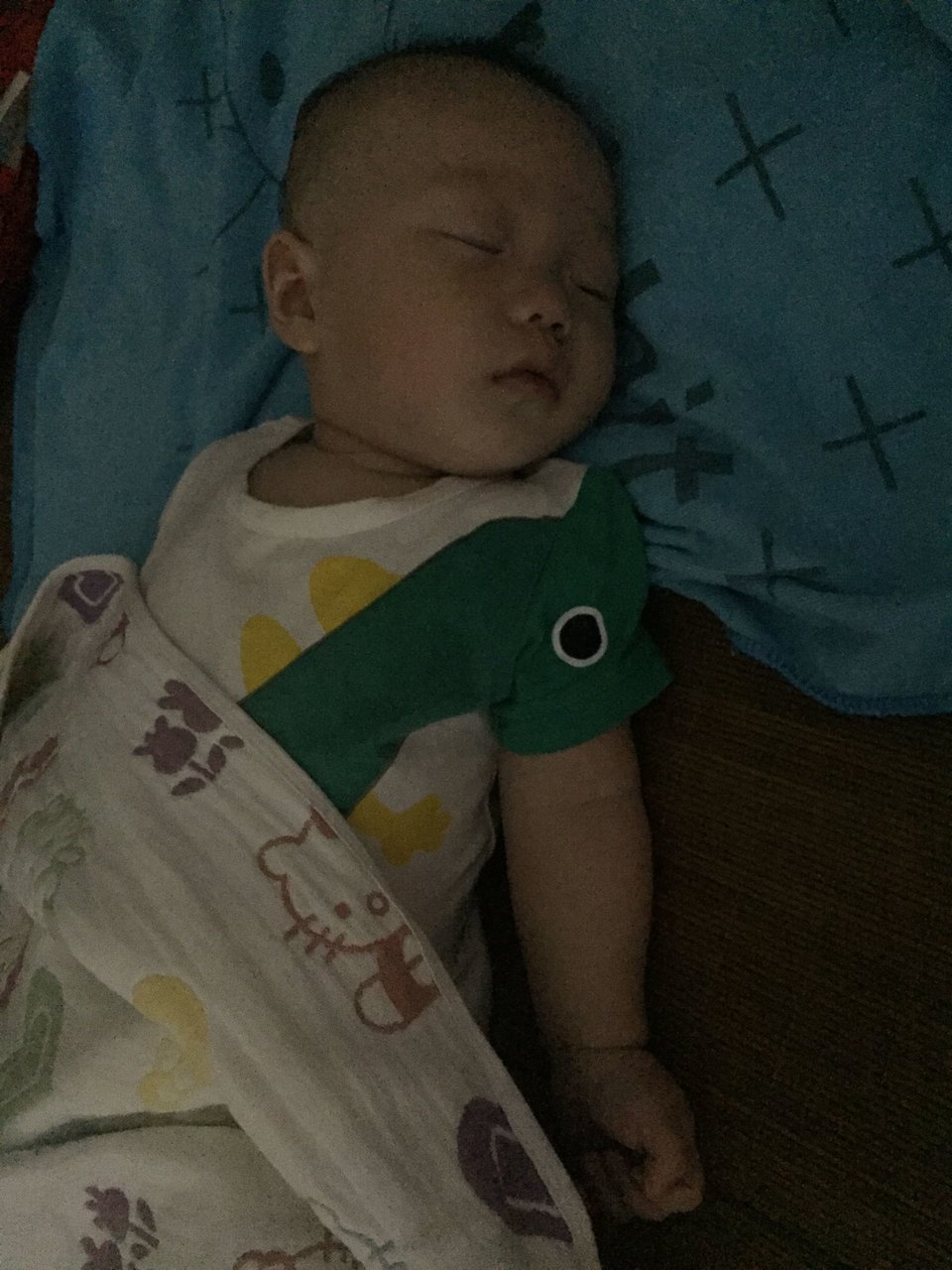 母乳喂养宝宝