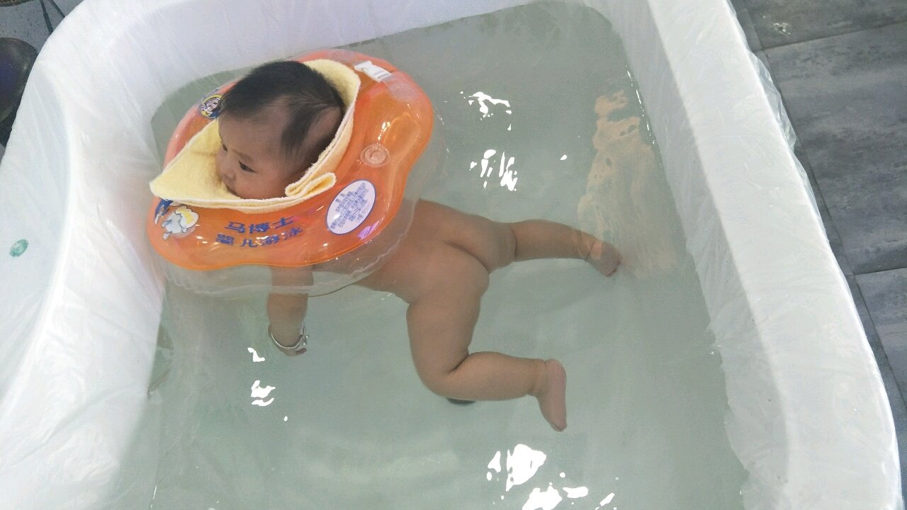 头能直起来了吗