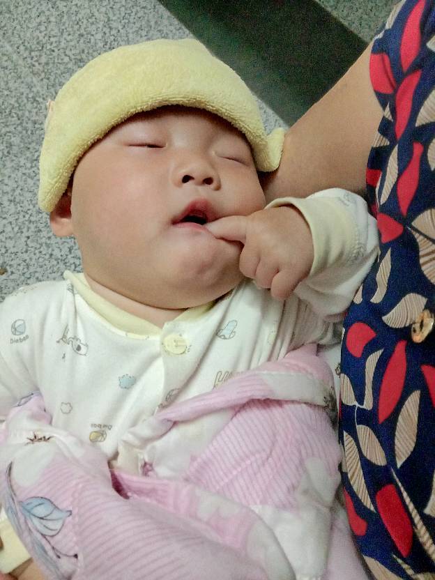 五个月宝宝发烧如何处理？